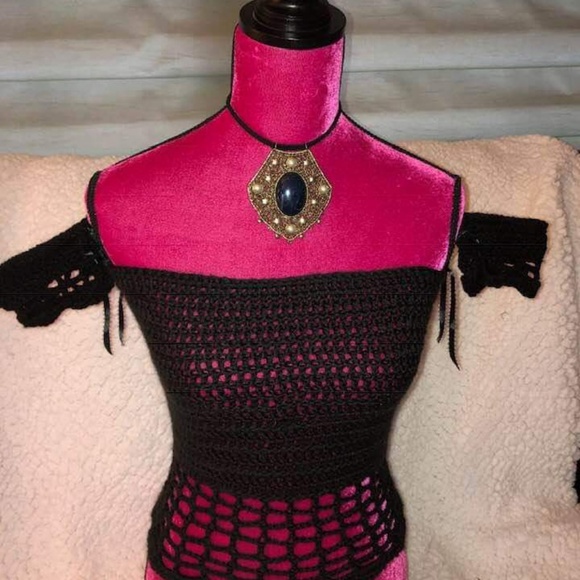 Crochet tops - Picture 1 of 2